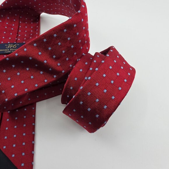 Brooks Brothers "346" Men's Pure Silk Tie Red Geometric Made in the USA Modern - Picture 6 of 9